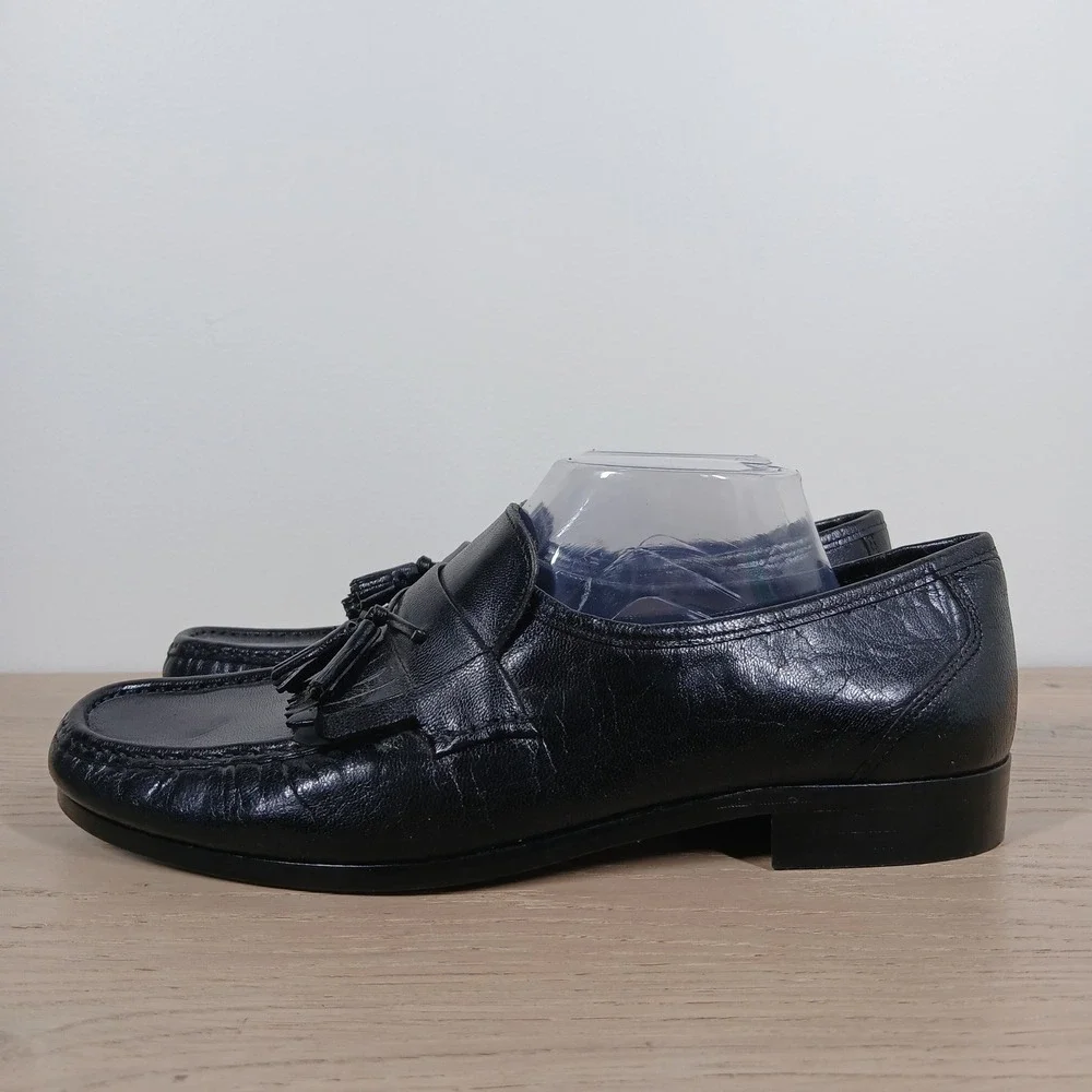Italian Shoemakers Loafers Men 9.5 Black Leather Tassel Classic Preppy Dress